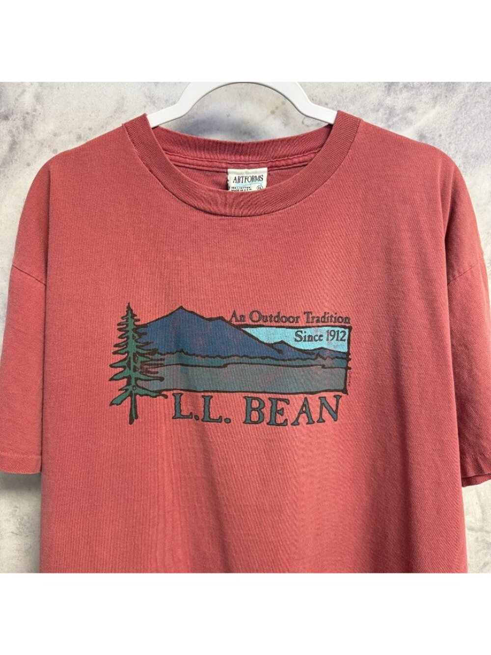 Vintage Mens LL Bean Logo Graphic T Shirt XL Artforms Cotton Faded Red Outdoors